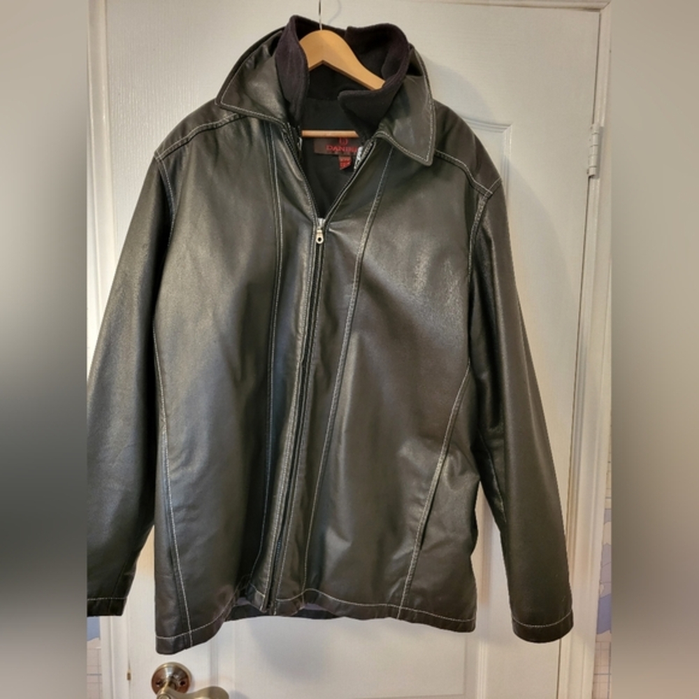 Danier 2 in 1 men's coat. Size XL